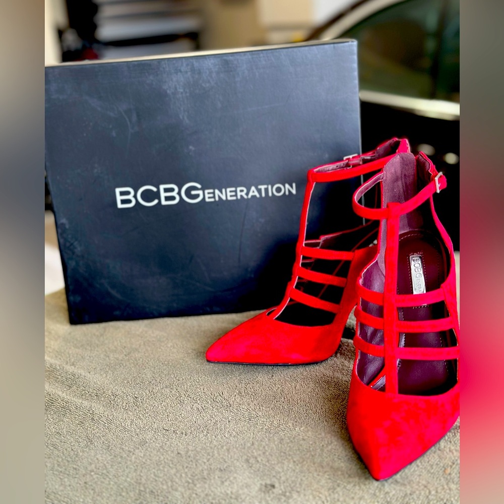 BCBGeneration, Red-size 6. STUNNING SHOE